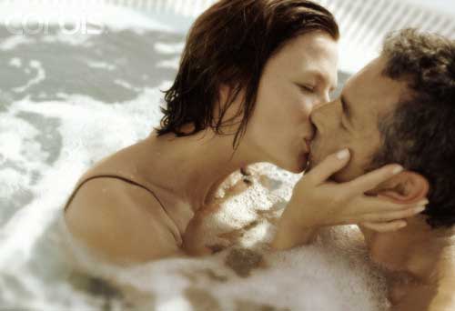 Man and Woman Kissing in Hot Tub, minimalism is sexy